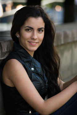 Acting portfolio portraits for Veronica Hortiguela in Trinity Sq